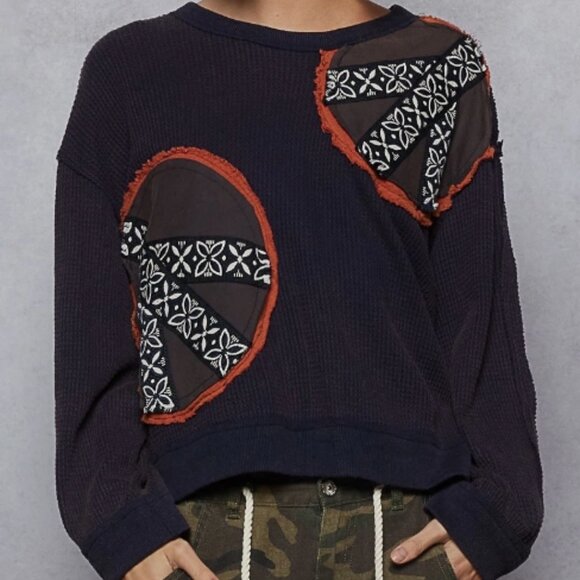 POL NAVY PEACE SIGN APPLIQUE THERMAL TOP - Picture 4 of 7